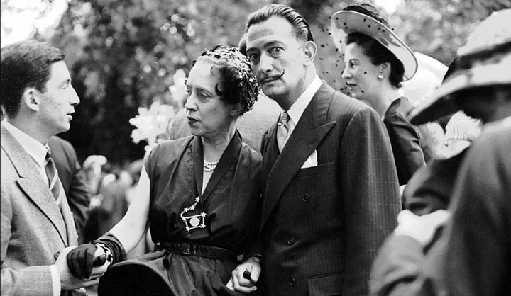 Sanatı Giyinmek: Dali ve Schiaparelli