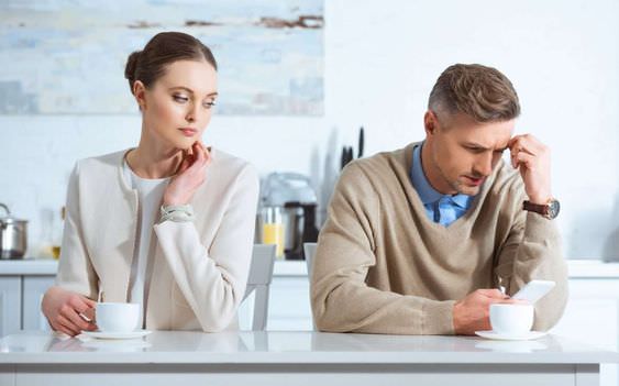 Phubbing: Teknolojiye Kapılıp İnsanı Unutma Sanatı