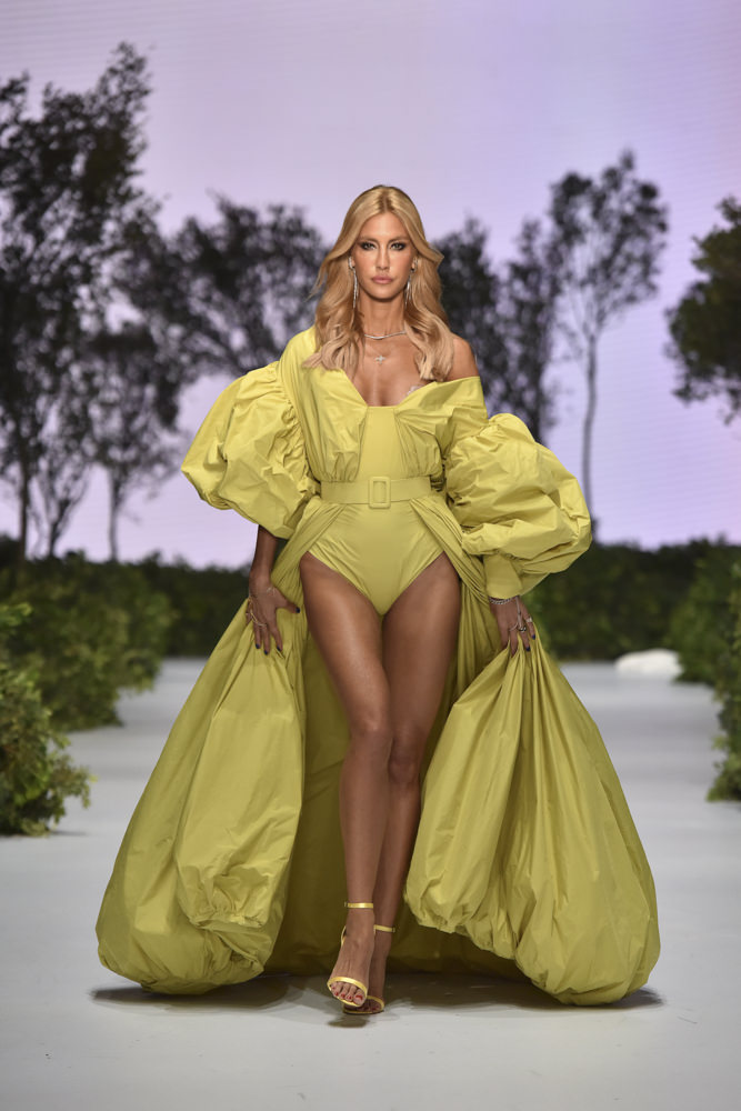 Ünlü Moda Tasarımcısı Cihan Nacar, Mystery Garden ile Büyüledi!