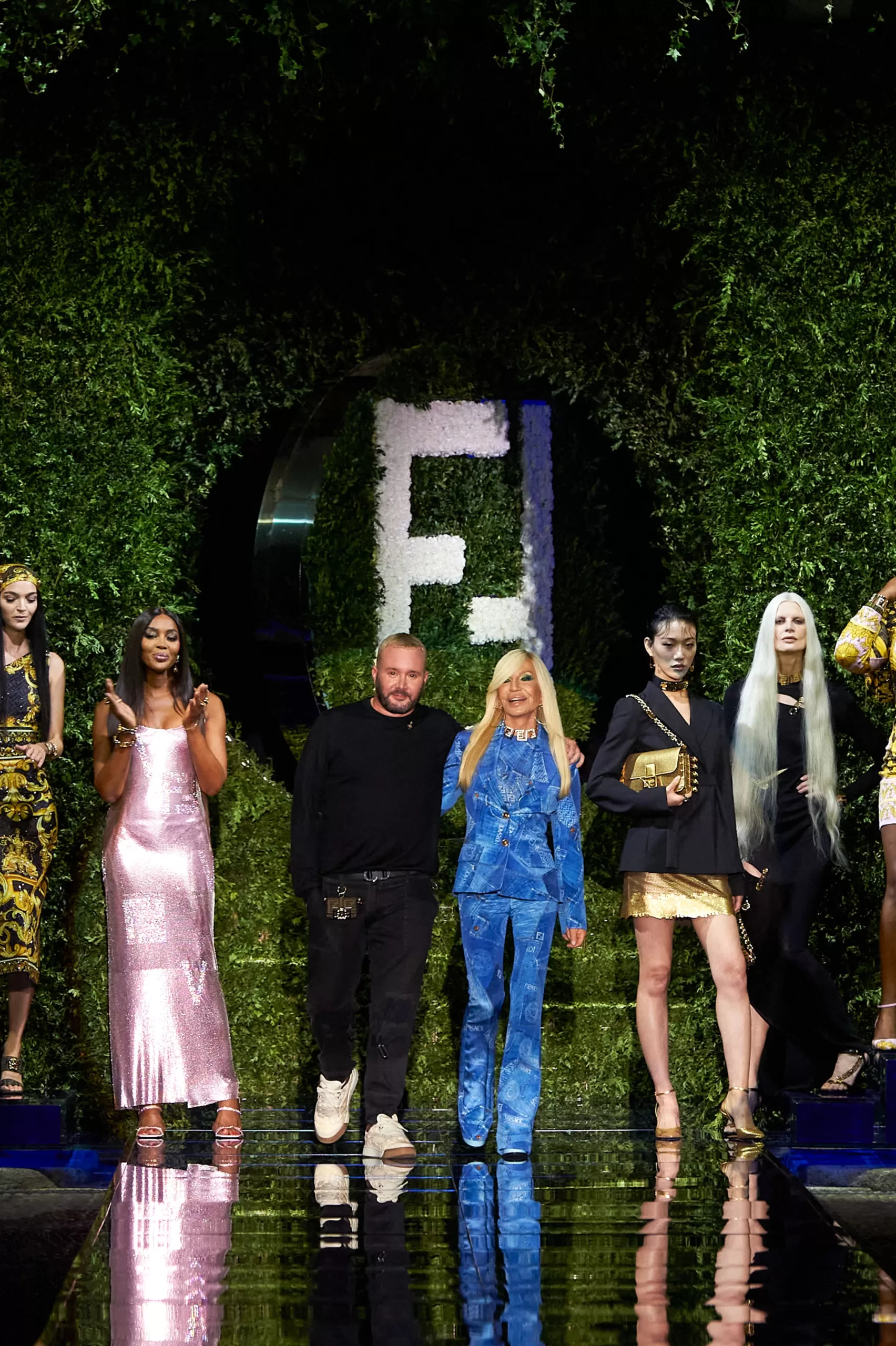 Versace ve Fendi Güçlerini Birleştirdi
