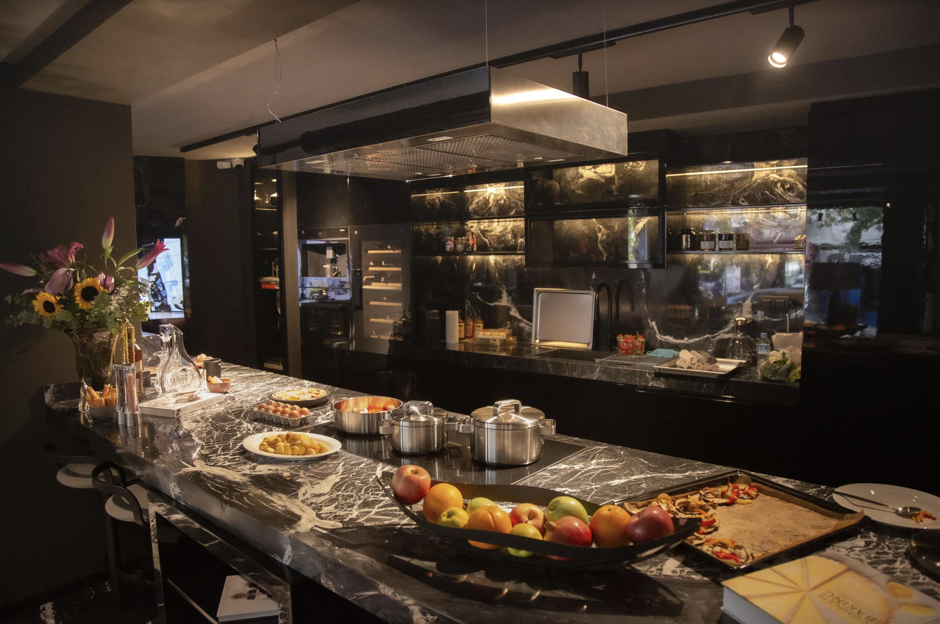 CK Architecture Interiors Türkiye'deki İlk Shrowroom'unu İzmir'de Açtı